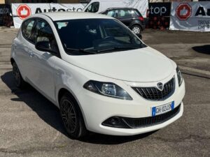 Lancia Ypsilon Ypsilon 1.0 firefly hybrid Silver s