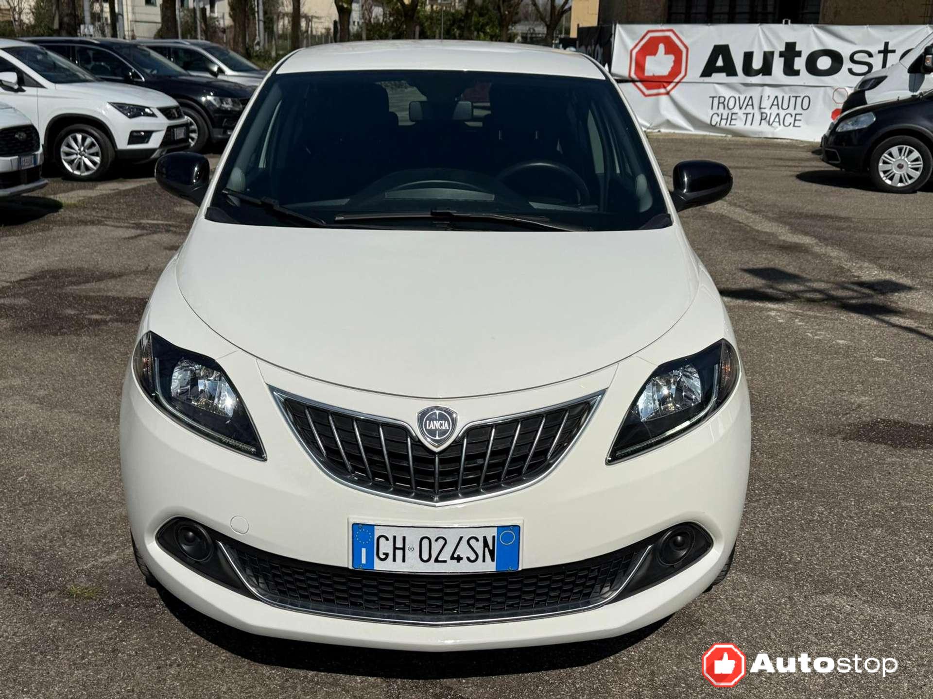 Lancia Ypsilon  Ypsilon 1.0 firefly hybrid Silver s