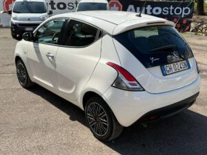 Lancia Ypsilon Ypsilon 1.0 firefly hybrid Silver s