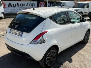Lancia Ypsilon Ypsilon 1.0 firefly hybrid Silver s