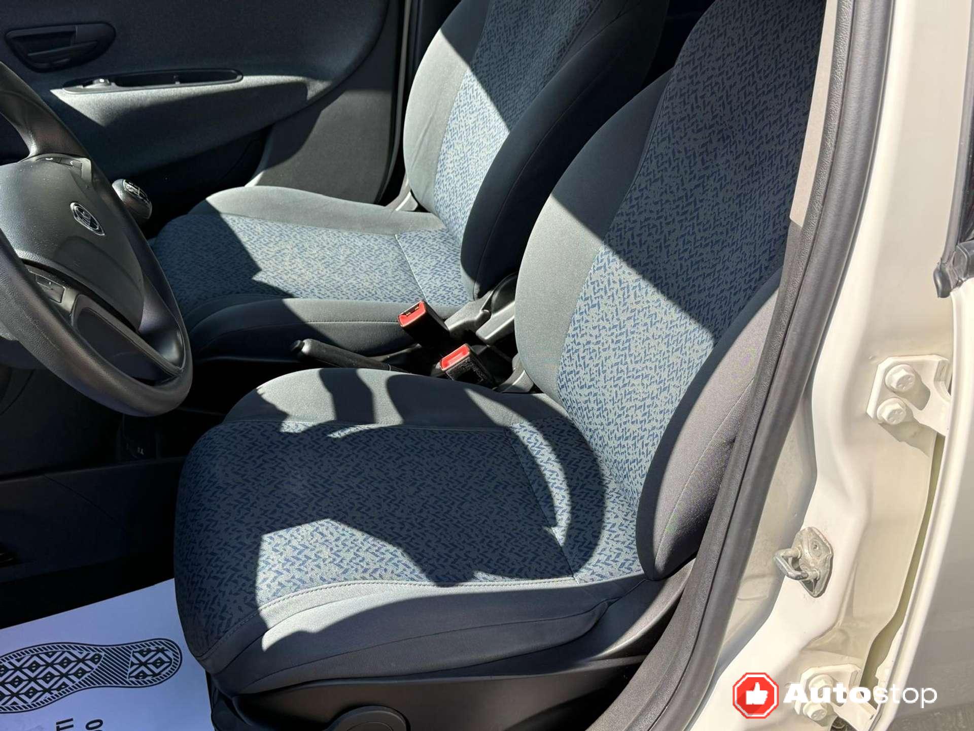 Lancia Ypsilon  Ypsilon 1.0 firefly hybrid Silver s