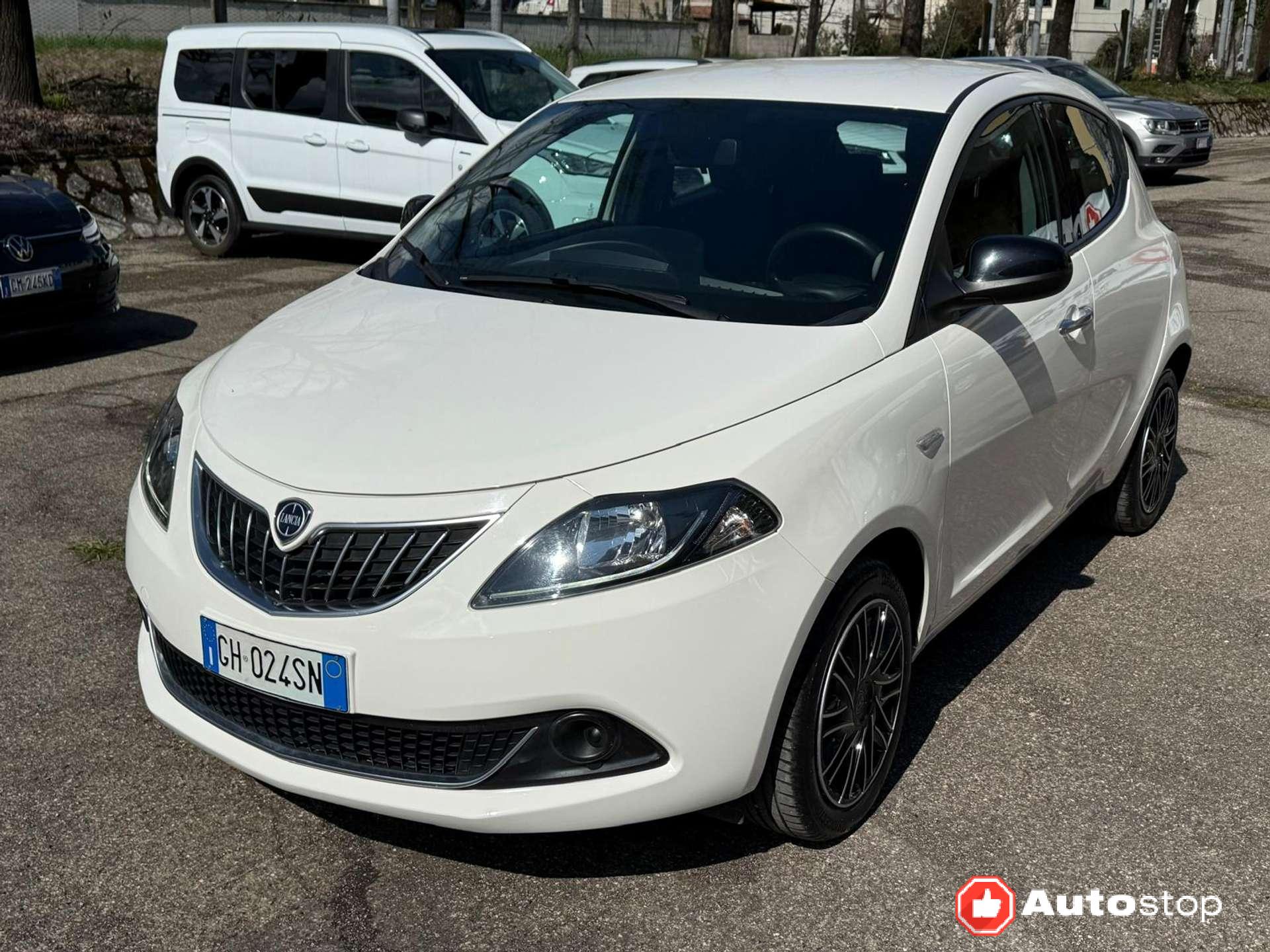 Lancia Ypsilon Ypsilon 1.0 firefly hybrid Silver s