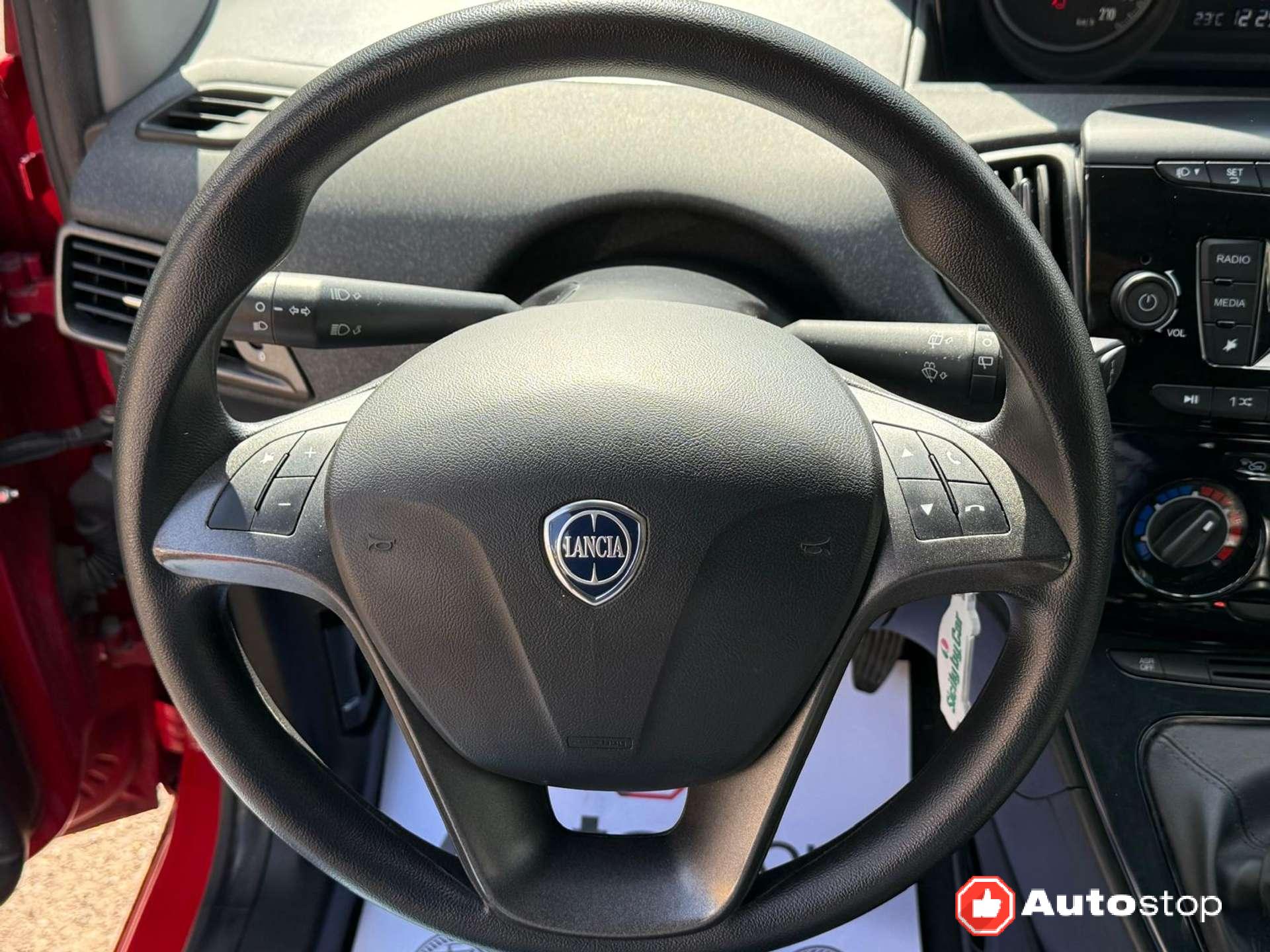 Lancia Ypsilon  Ypsilon III 1.0 firefly hybrid Silver s&s