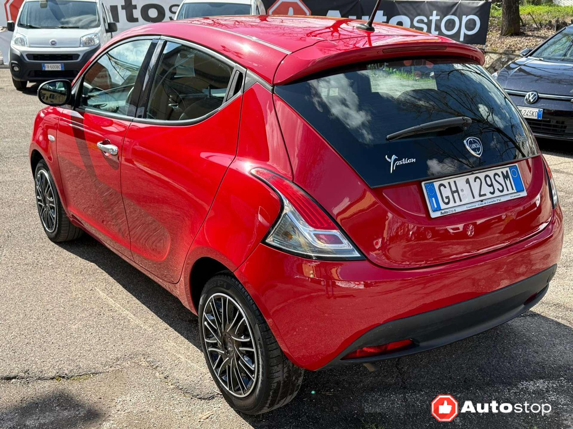Lancia Ypsilon  Ypsilon III 1.0 firefly hybrid Silver s&s