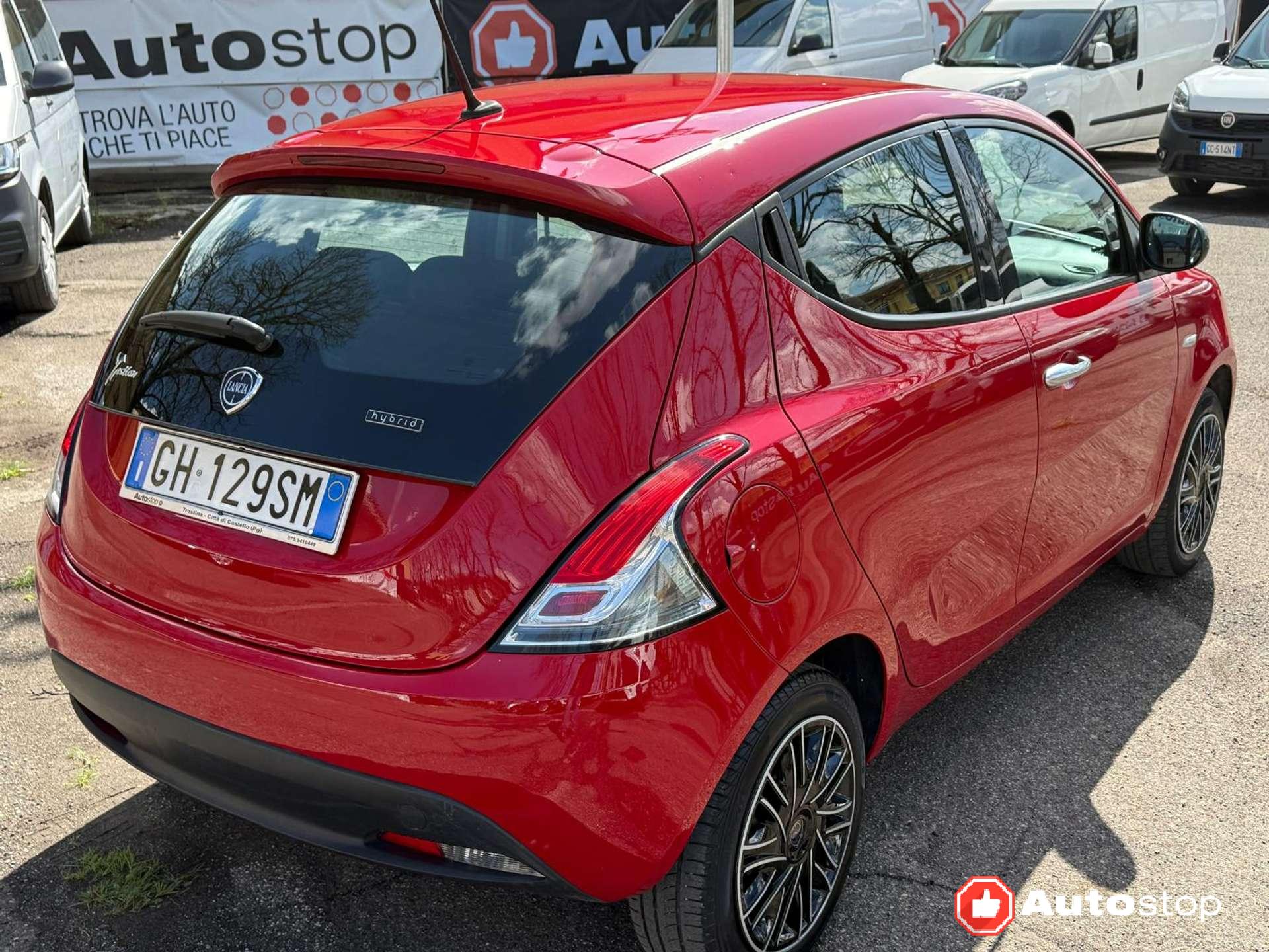 Lancia Ypsilon  Ypsilon III 1.0 firefly hybrid Silver s&s