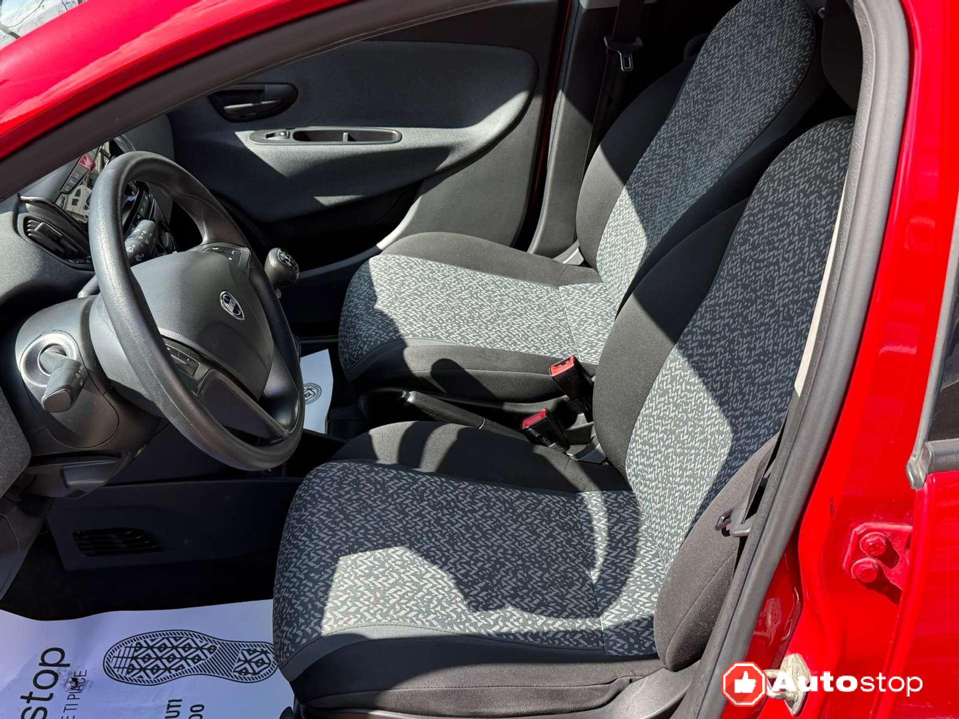 Lancia Ypsilon  Ypsilon III 1.0 firefly hybrid Silver s&s