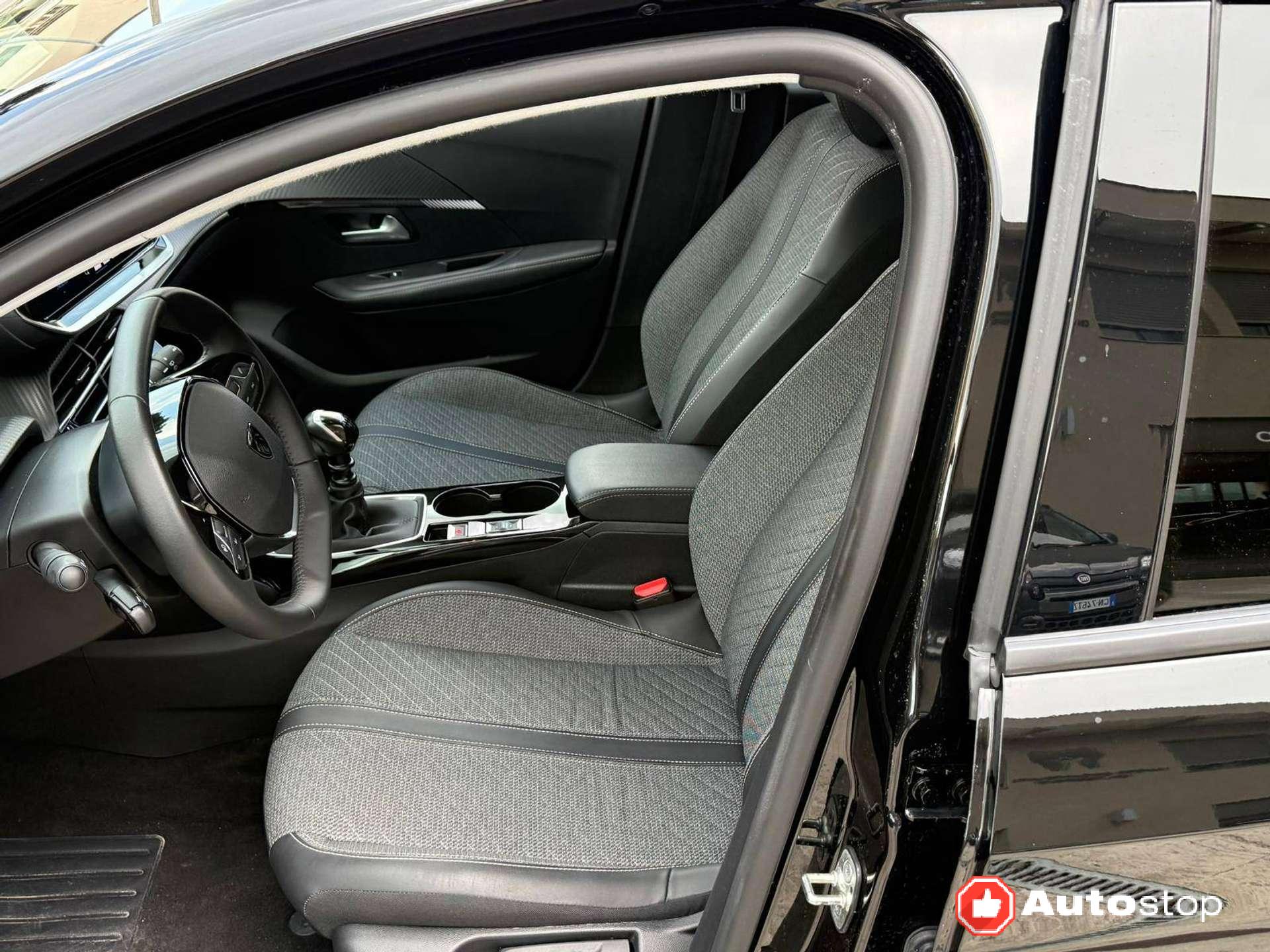 Peugeot 208  208 II 1.2 puretech Allure s&s Bellissima!