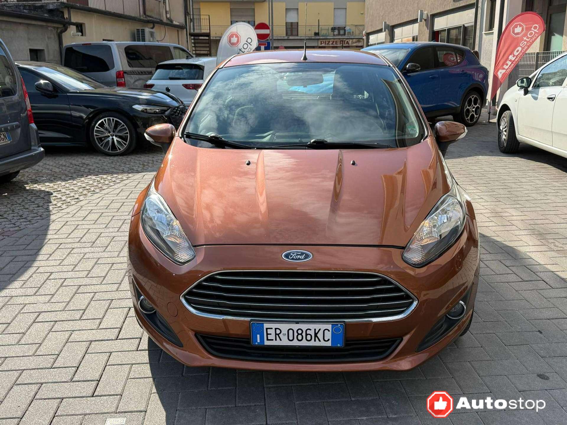 Ford Fiesta  Fiesta VI 2013 5p 1.5 tdci Business 75cv