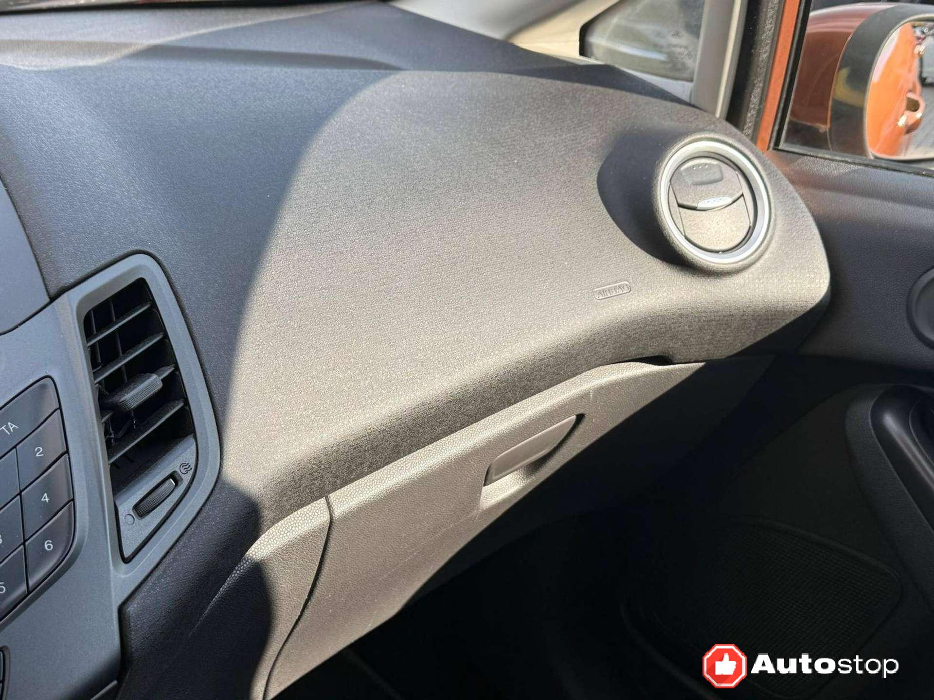 Ford Fiesta  Fiesta VI 2013 5p 1.5 tdci Business 75cv