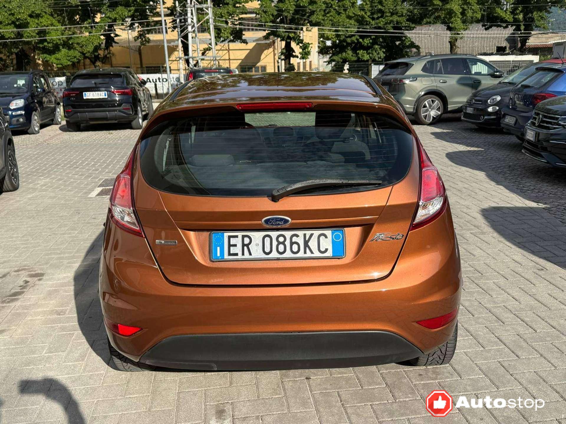Ford Fiesta  Fiesta VI 2013 5p 1.5 tdci Business 75cv