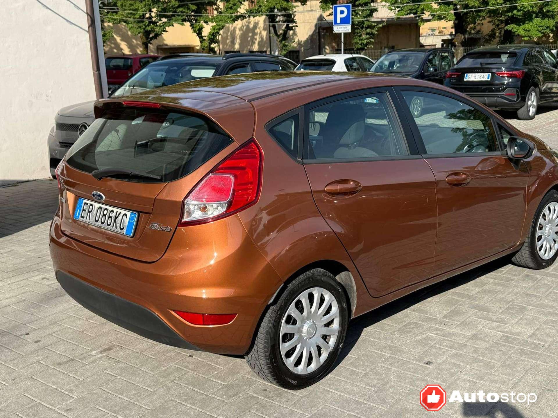 Ford Fiesta  Fiesta VI 2013 5p 1.5 tdci Business 75cv