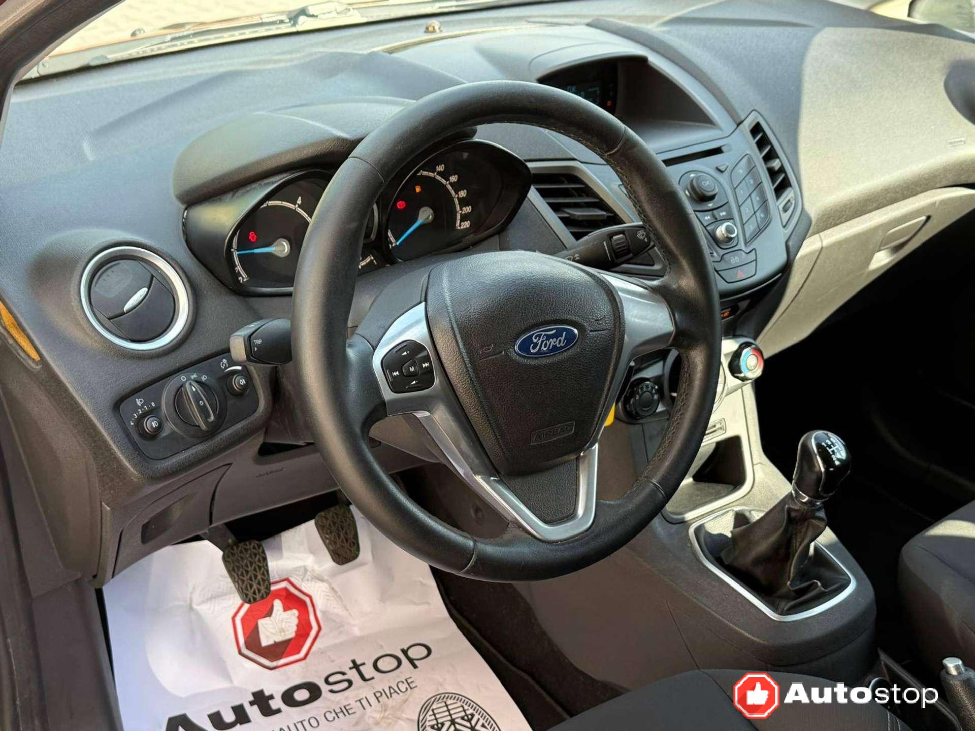Ford Fiesta  Fiesta VI 2013 5p 1.5 tdci Business 75cv