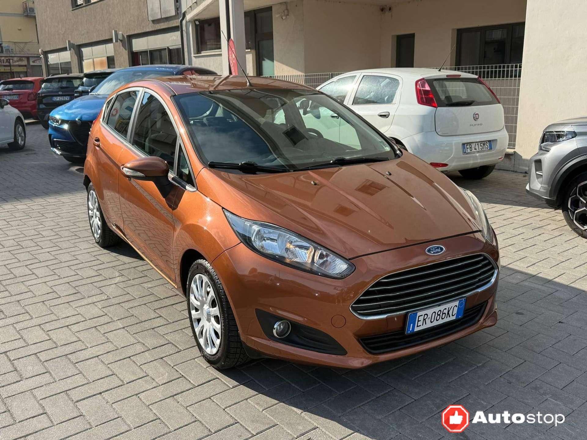 Ford Fiesta  Fiesta VI 2013 5p 1.5 tdci Business 75cv
