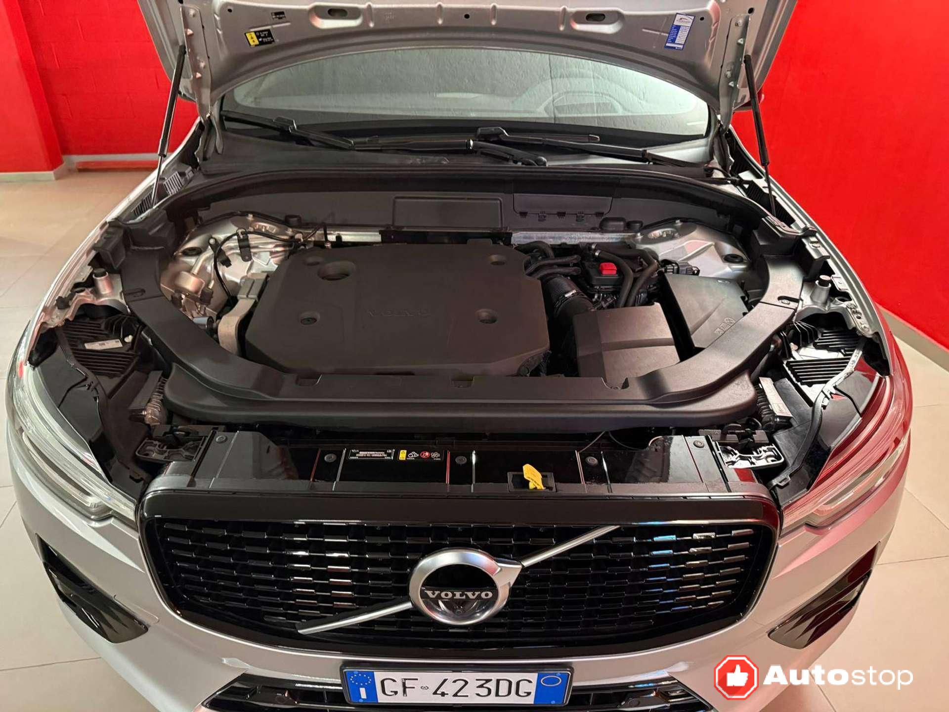 Volvo XC60  XC60 II 2.0 b5 R-design awd auto