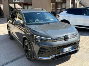 Volkswagen Tiguan  Tiguan III 2.0 tdi R-Line 150cv dsg