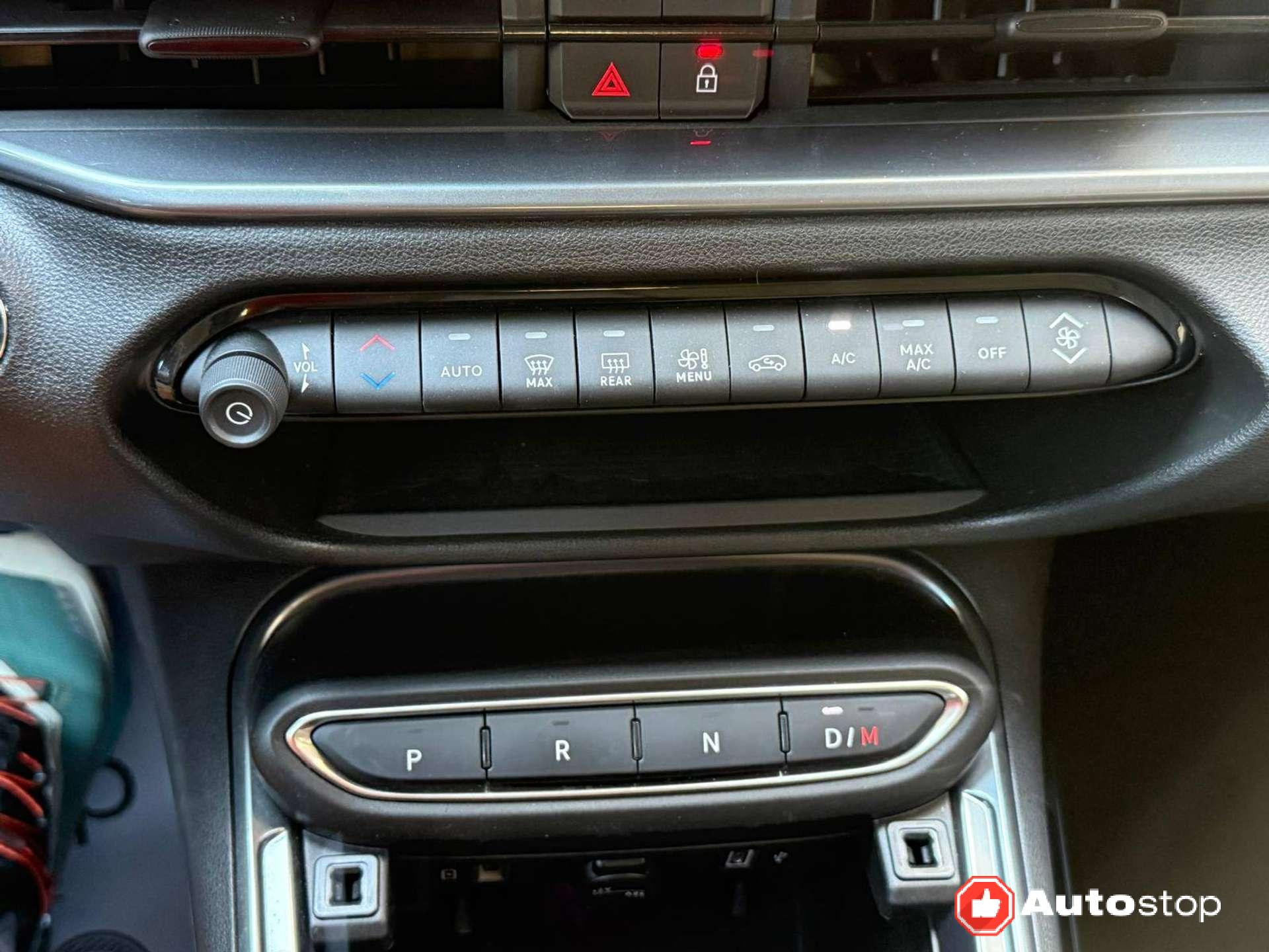 Fiat 600  600 IV 1.2 hybrid La Prima 110cv auto