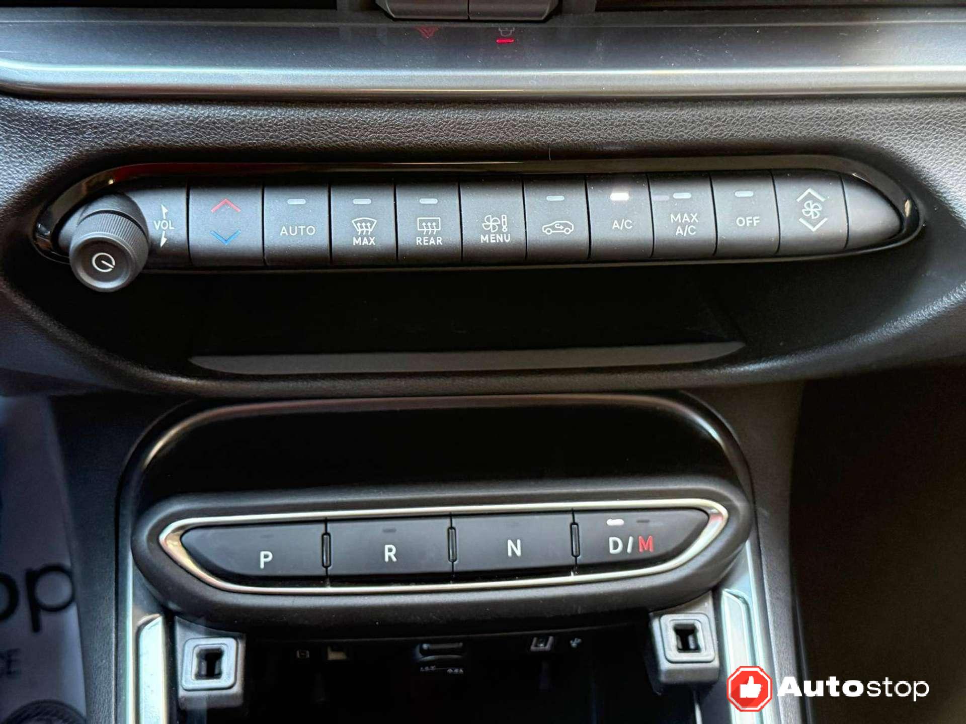 Fiat 600  600 IV 1.2 hybrid La Prima 110cv auto