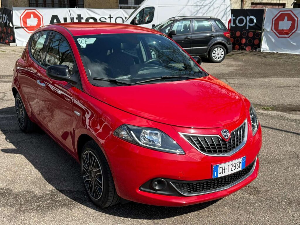 Lancia Ypsilon  Ypsilon III 1.0 firefly hybrid Silver s&s