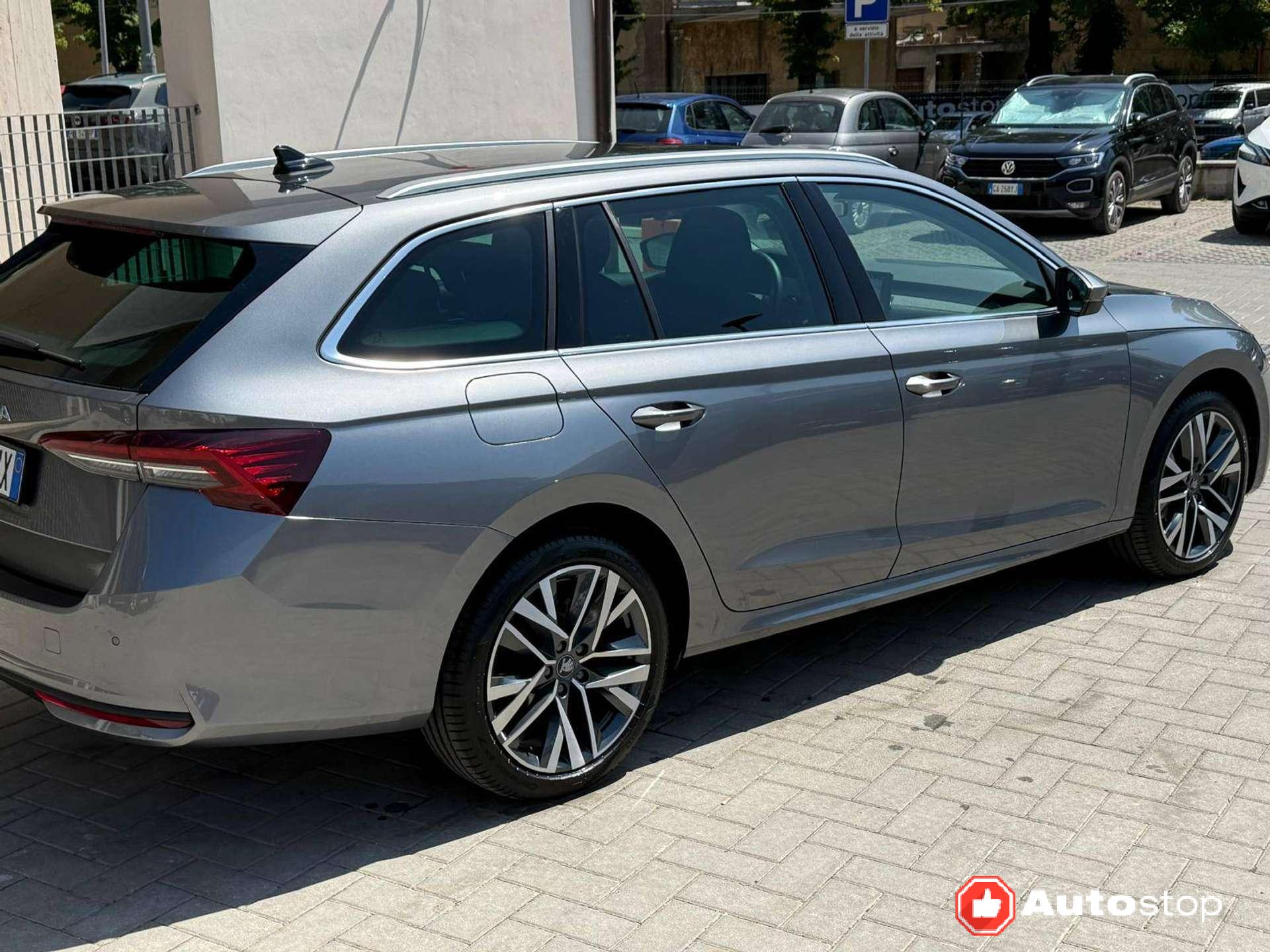 Skoda Octavia  Octavia IV Wagon Wagon 2.0 tdi Selection 150cv dsg