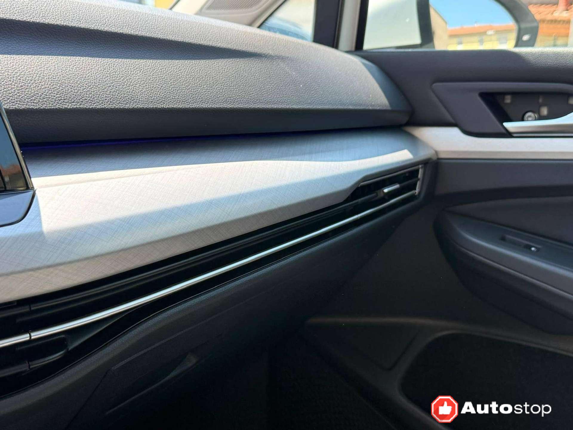 Volkswagen Golf  Golf VIII 1.0 tsi evo Life 110cv