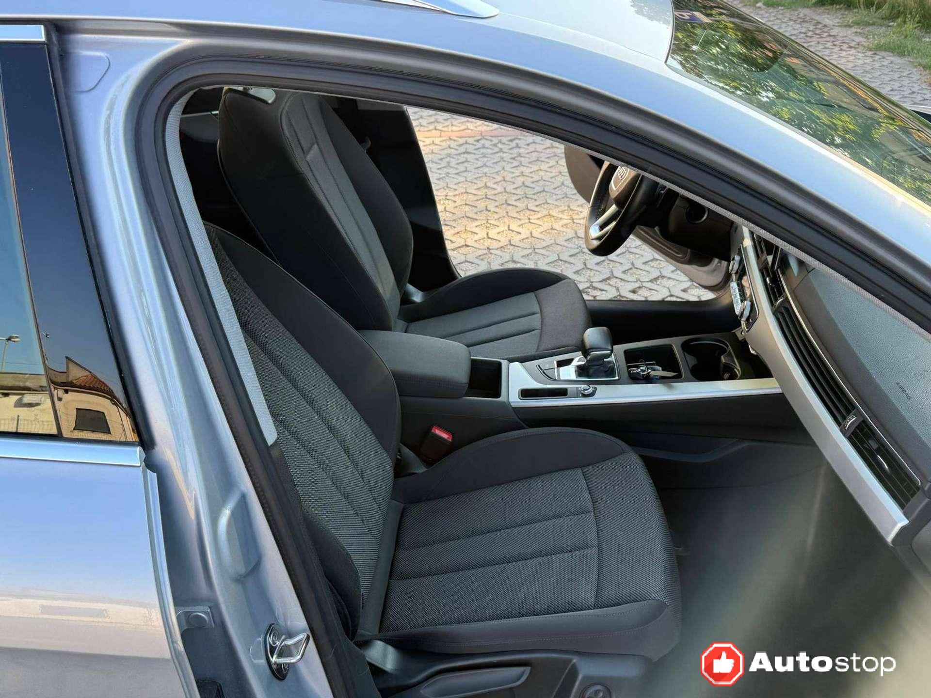 Audi A4  A4 V Avant 35 2.0 tdi mhev Business Advanced 163cv s-tronic