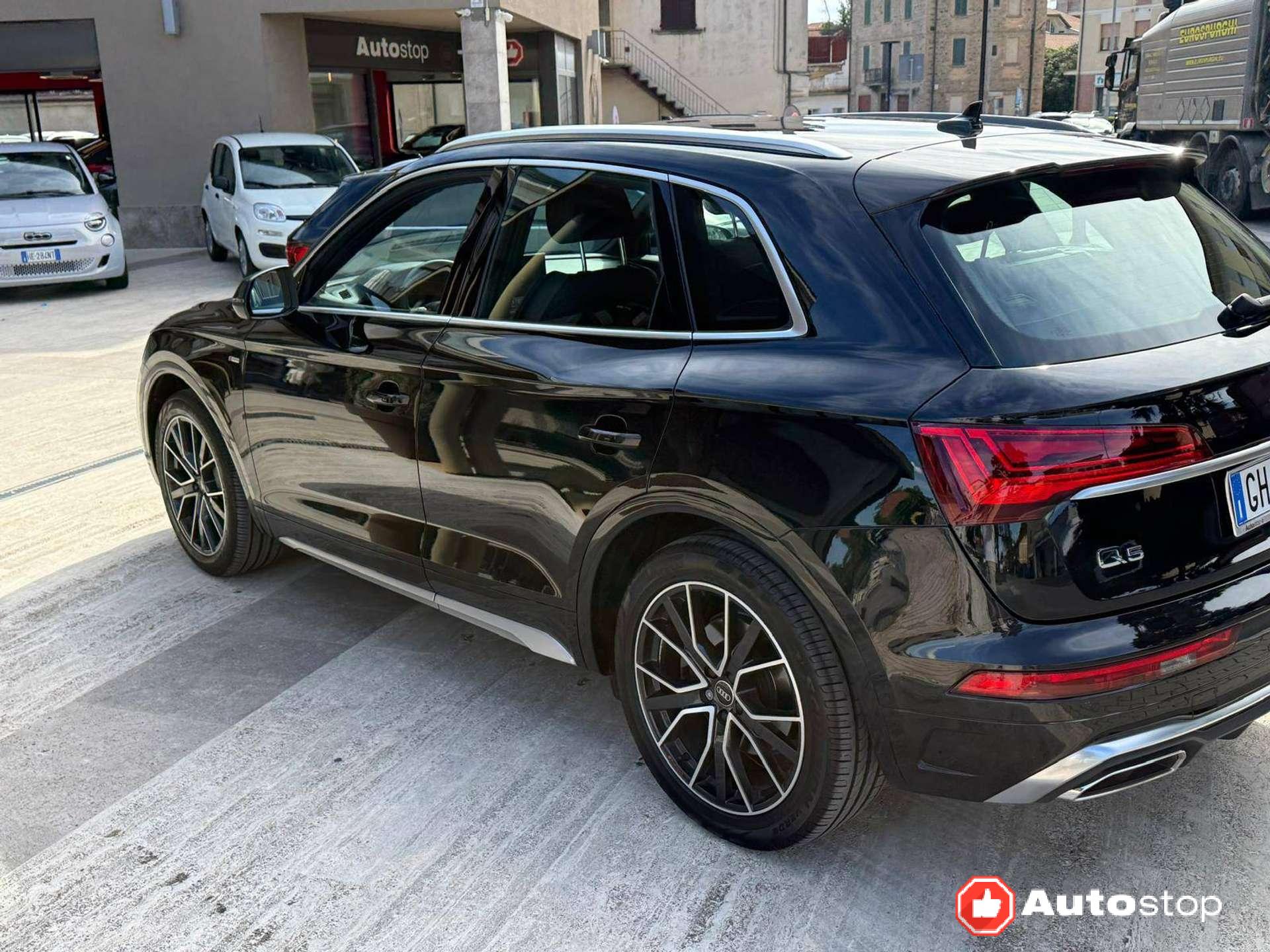 Audi Q5  Q5 II 40 2.0 tdi mhev 12V S line quattro s-tronic
