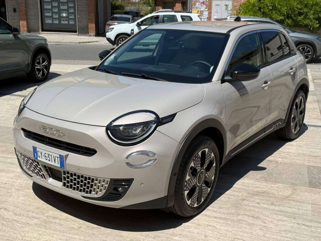 Fiat 600  600 IV 1.2 hybrid La Prima 110cv auto