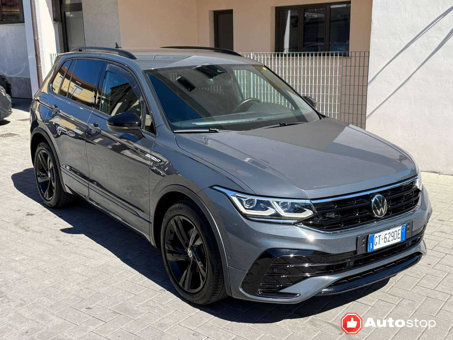 Volkswagen Tiguan  Tiguan II 2021 2.0 tdi R-Line 150cv dsg