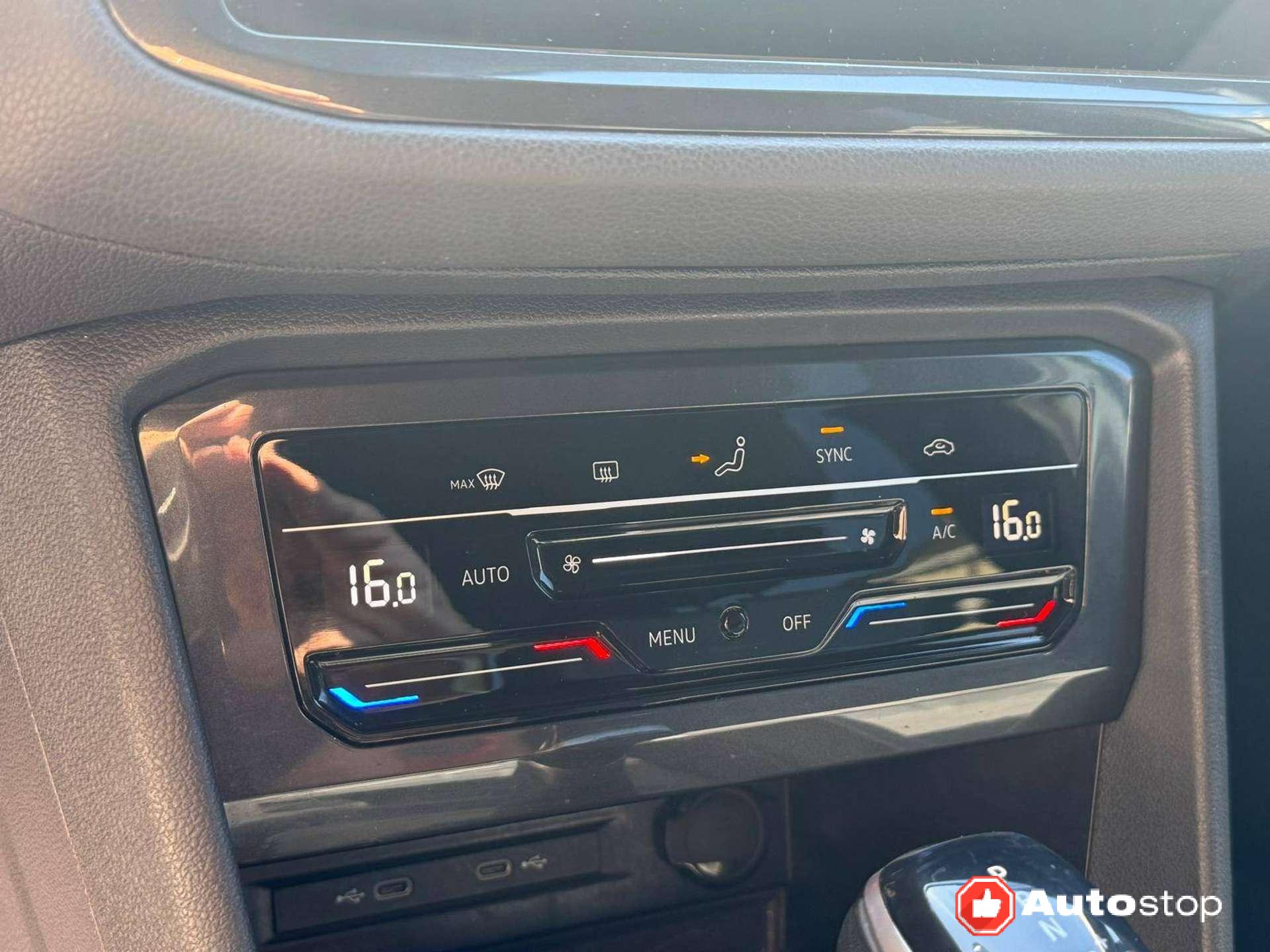 Volkswagen Tiguan  Tiguan II 2021 2.0 tdi R-Line 150cv dsg