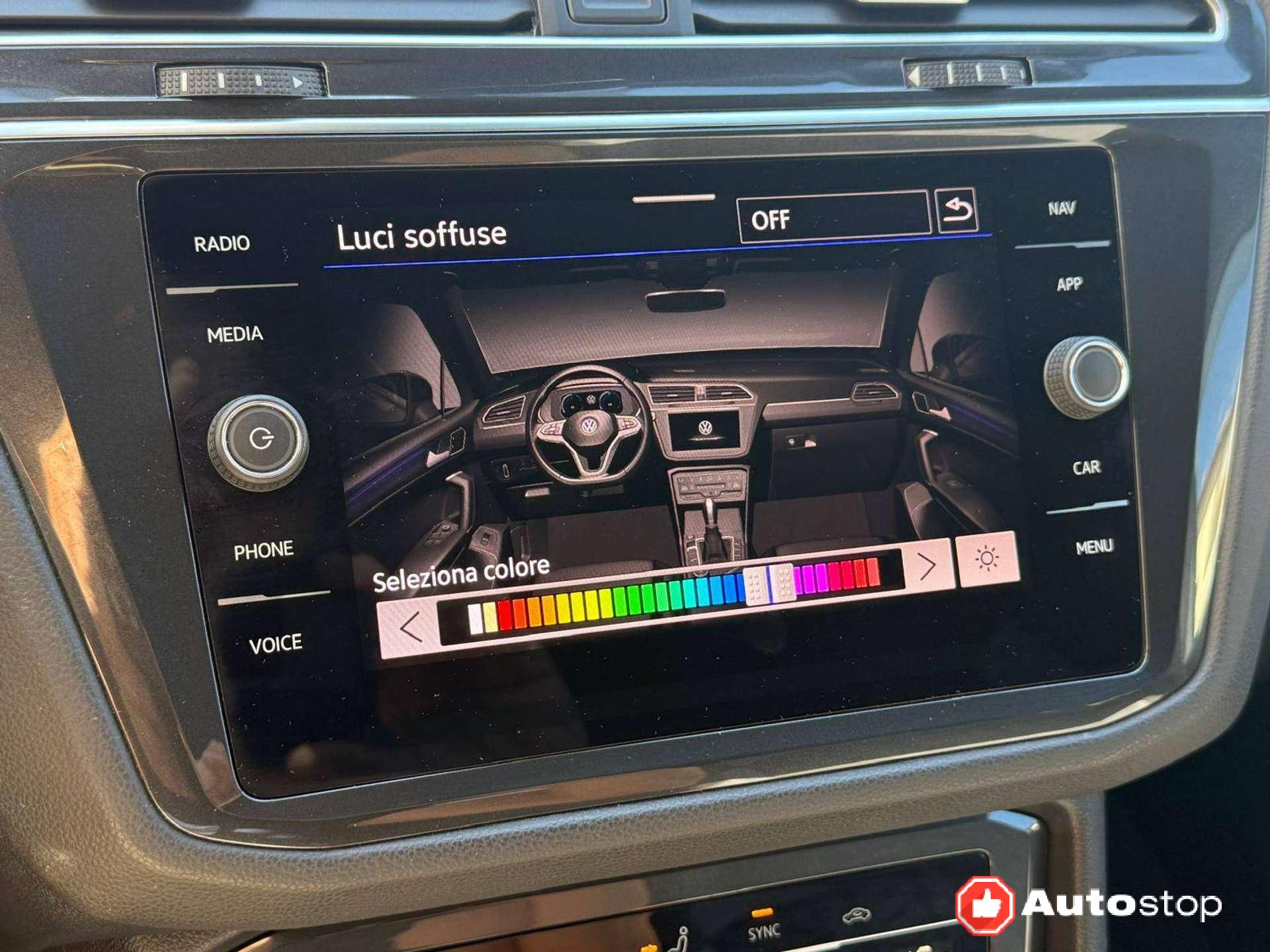 Volkswagen Tiguan  Tiguan II 2021 2.0 tdi R-Line 150cv dsg