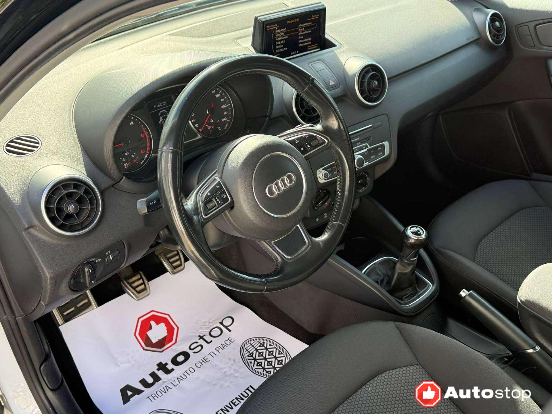 Audi A1  A1 I Sportback Sportback 1.6 tdi Metal Plus