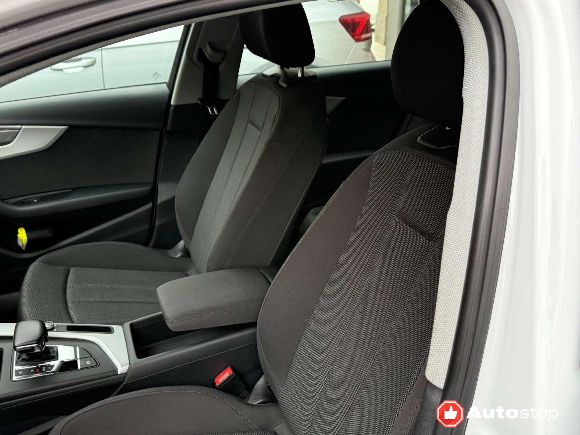 Audi A4  A4 V Avant 35 2.0 tdi mhev Business Advanced 163cv s-tronic