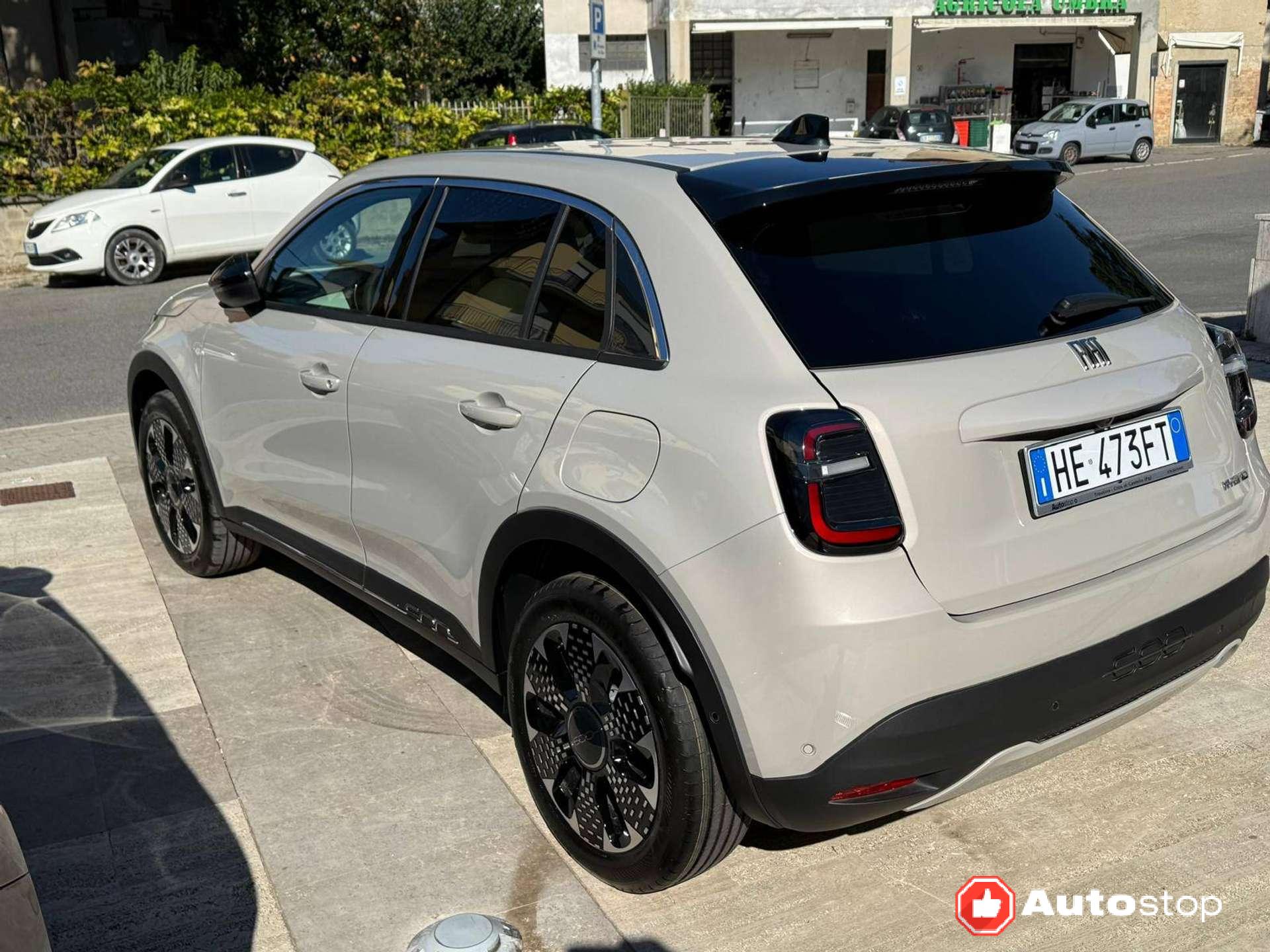 Fiat 600  600 1.2 hybrid La Prima II 110cv auto